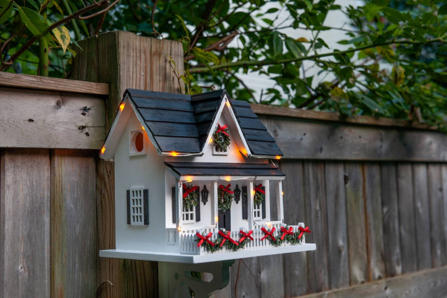 Birdhouse Holiday House w/LED Lights