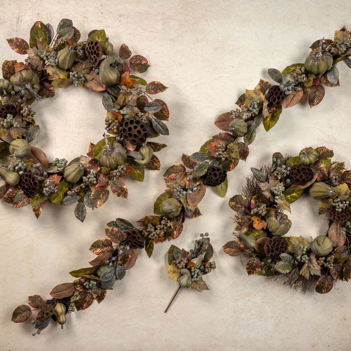 32" GREEN BERRY, GOURD & LOTUS POD WREATH