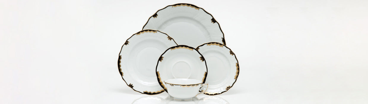 Dinner Plate Black Princess Victoria