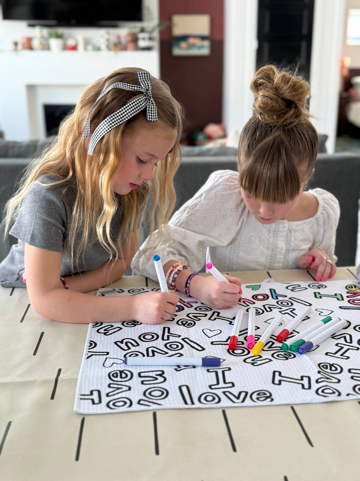 Mother's Day Coloring Gift Box: I'm Lucky To Love You: Single-Sided Hand Towel